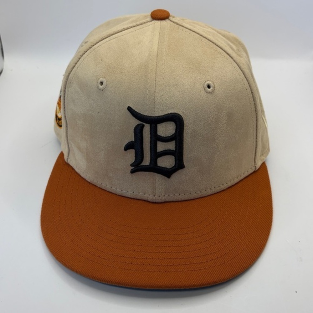 Detroit Tigers fitted hat. Ballcap. Suede 6 7/8. Hat Club.